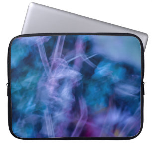 Lila und blaue Blume Laptopschutzhülle