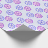 Lila und blaue Blumen Geschenkpapier (Ecke)