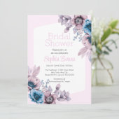 Lila und blaue Blumen Rosa Brautparty Einladung (Stehend Vorderseite)