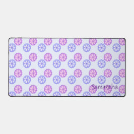 Lila und blaue Blumen Schreibtischunterlage