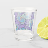 Lila und blaue Blumen William Morris Schnapsglas (Rückseite)