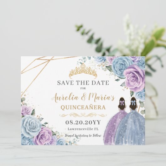 Lila und blaue Flora Twins Quinceanera Sweet 16 Save The Date (Stehend Vorderseite)