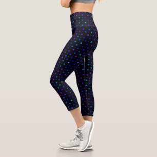 lila und blaue Punkte auf Schwarz Capri Leggings