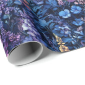 Lila und blaue Wildblumen Geschenkpapier (Rolleneckpunkt)
