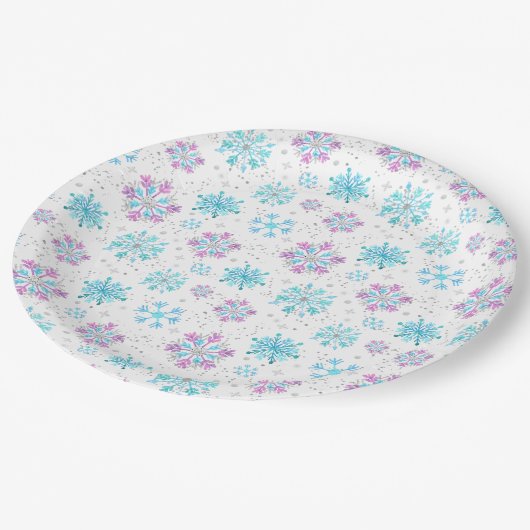 Lila und blaue Winterschneeflocken Pappteller (Schrägansicht)