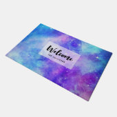 Lila und blauer Galaxiebereich Abstrakter Empfang Fußmatte (Schrägansicht)