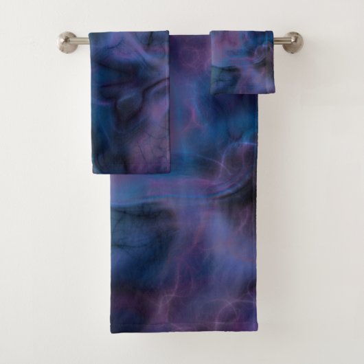 lila und blauer Marmor abstrakt Badhandtuch Set (Insitu)