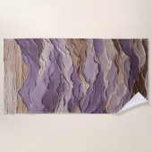 Lila und brauner Mystischer Berg Strandtuch (Vorderseite)