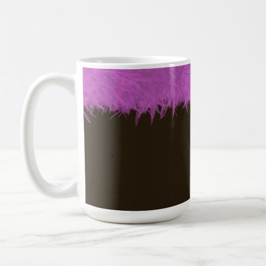 Lila und ein weiterer Schatten dunkelbrauner Kaffeetasse (Links)