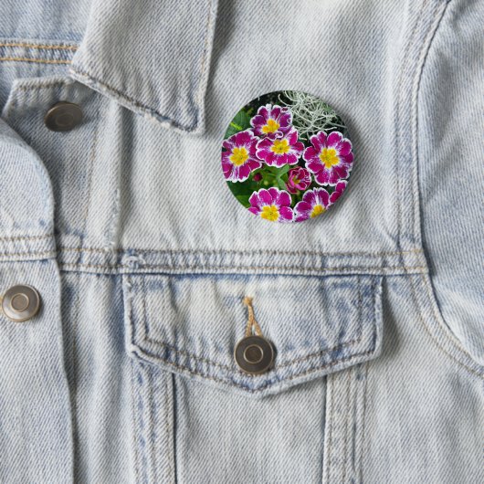 Lila und gelbe Grunzen-Blume Button (Beispiel)