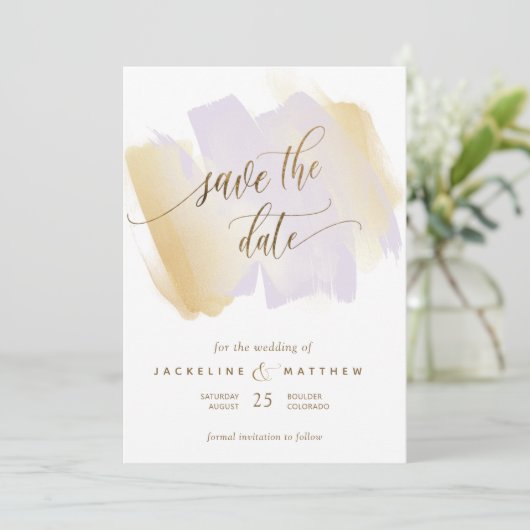 Lila und gelbe Pinselstriche, minimale Hochzeiten Save The Date (Stehend Vorderseite)