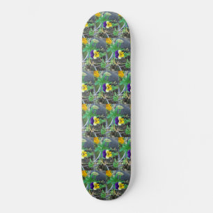 Lila- und gelbfarbene Pansy-Skateboard Skateboard