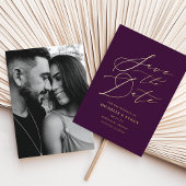 Lila und Gold-Kalligrafie-Foto Save the Date Folieneinladung