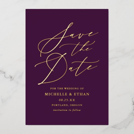 Lila und Gold-Kalligrafie-Foto Save the Date Folieneinladung (Vorderseite)