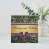 Lila und Gold Pfauenfedern Einladung zur Hochzeit (Stehend Vorderseite)