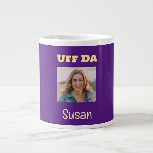 Lila und Gold Uff Da Custom Foto Jumbo-Tasse (Vorderseite)