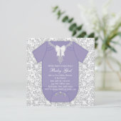 Lila und graue Babydusche Einladung (Stehend Vorderseite)