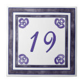 Lila und graue große Hausnummer Fliese (Vorderseite)