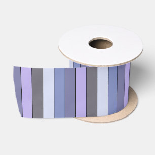 Lila und graue Streifen auf Wasserfarbpapier Satinband