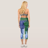 Lila und grün Abstrakt Capri Leggings (Rückseite)