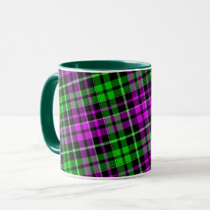 Lila und Grün auf schwarzem Karo-Tartan-Muster Tasse
