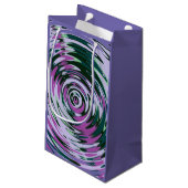 Lila und grüne Geschenktasche Abstrakte Wirbel Ges Kleine Geschenktüte (Rückseite Schrägansicht)