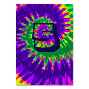 Lila und grüne Spiral-Tie-Dye-Hochzeitstisch Fünf Tischnummer