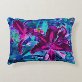 Lila und Hot Pink Abstrakte Orientalische Lilien B Dekokissen