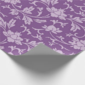 Lila und lavendelfarbenes Blumenmuster Geschenkpapier (Ecke)