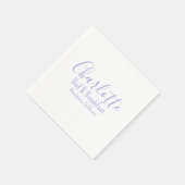 Lila und modern eingerichtetes Bett und Frühstück Serviette (Ecke)