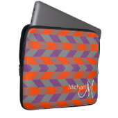 Lila und orange Zickzack Zigzag Custom Monogram Laptopschutzhülle (Vorne Rechts)