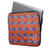 Lila und orange Zickzack Zigzag Custom Monogram Laptopschutzhülle (Vorderseite Links)
