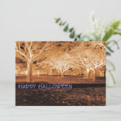 Lila und orangefarbenes Halloween-Party Beängstige Einladung (Stehend Vorderseite)