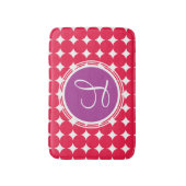 Lila und Red Polka Dot Monogramm Badematte (Vorderseite Vertikal)