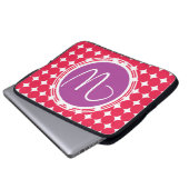 Lila und Red Polka Dot Monogramm Laptopschutzhülle (Vorne Knopf)