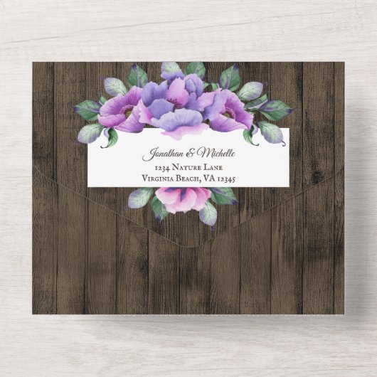 Lila und rosa Blume auf der rustikalen Holzhochzei All In One Einladung (Rückseite)