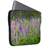 Lila und rosa Lupine-Fotografie Laptopschutzhülle (Vorne Rechts)