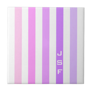 Lila und Rosa vertikale Streifenmonogramm Fliese