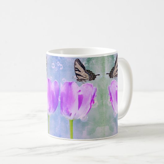 Lila und rosafarbene Tulpen mit Schmetterlingen - Kaffeetasse (VorderseiteRechts)