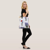 Lila und roter Mohn Botanisches Blumenmuster Tasche (Am Model)