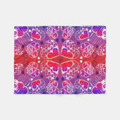 Lila und rotes, romantisches Herzmuster Fleecedecke (Vorderseite (Horizontal))