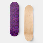 Lila und schwarze Kaleidoskopträume Skateboard (Vorderseite)