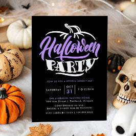 Lila und schwarze Pumpkin-Typografie-Halloween-Par Einladung