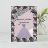 Lila und schwarzer Glitzer Blumenquinceanera Einladung (Stehend Vorderseite)