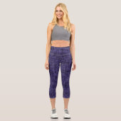 Lila und schwarzer Name: Logos und Text personalis Capri Leggings (Vorderseite)