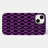 Lila und schwarzes Diamantmuster Case-Mate iPhone Hülle (Rückseite (Horizontal))