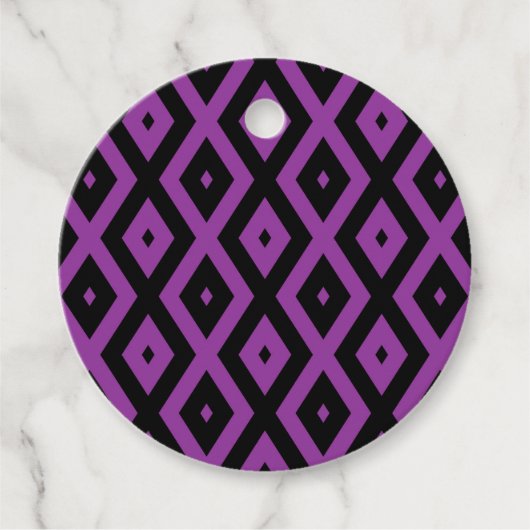Lila und schwarzes Diamantmuster Geschenkanhänger (Vorderseite)