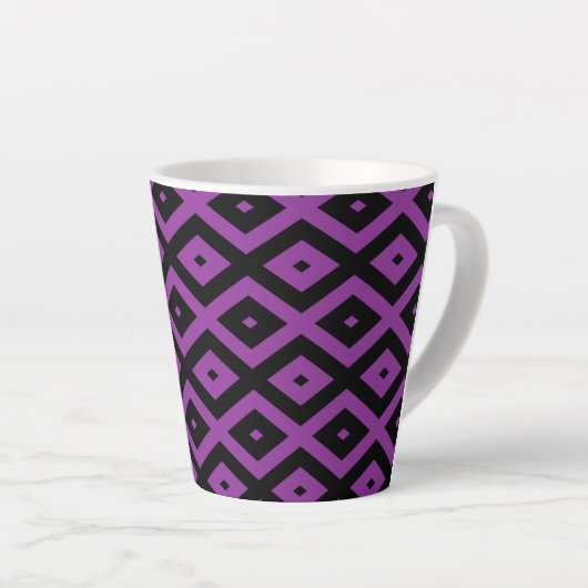 Lila und schwarzes Diamantmuster Milchtasse (Rechte Ecke)