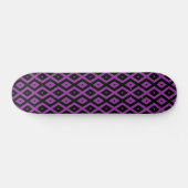 Lila und schwarzes Diamantmuster Skateboard (Horizontal)