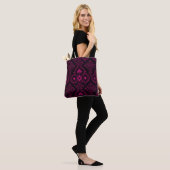 Lila und schwarzes gotisches Damastmuster Tasche (Am Model)